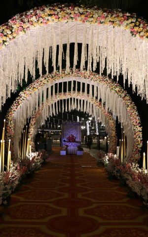 An image of the North Lawn wedding venue alongside guests.